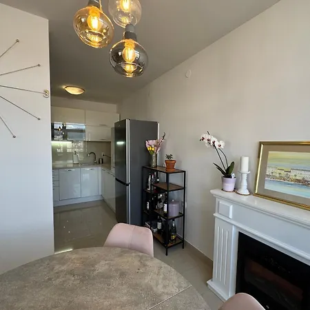 Apartman Kai 16 *